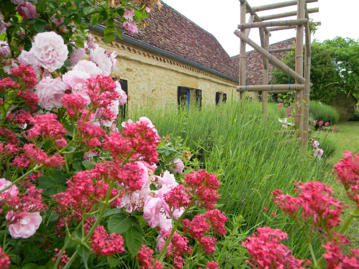 La Ferme de l'Embellie Gîtes et Chambres d'Hôtes Le Buisson-de-Cadouin Exterior foto